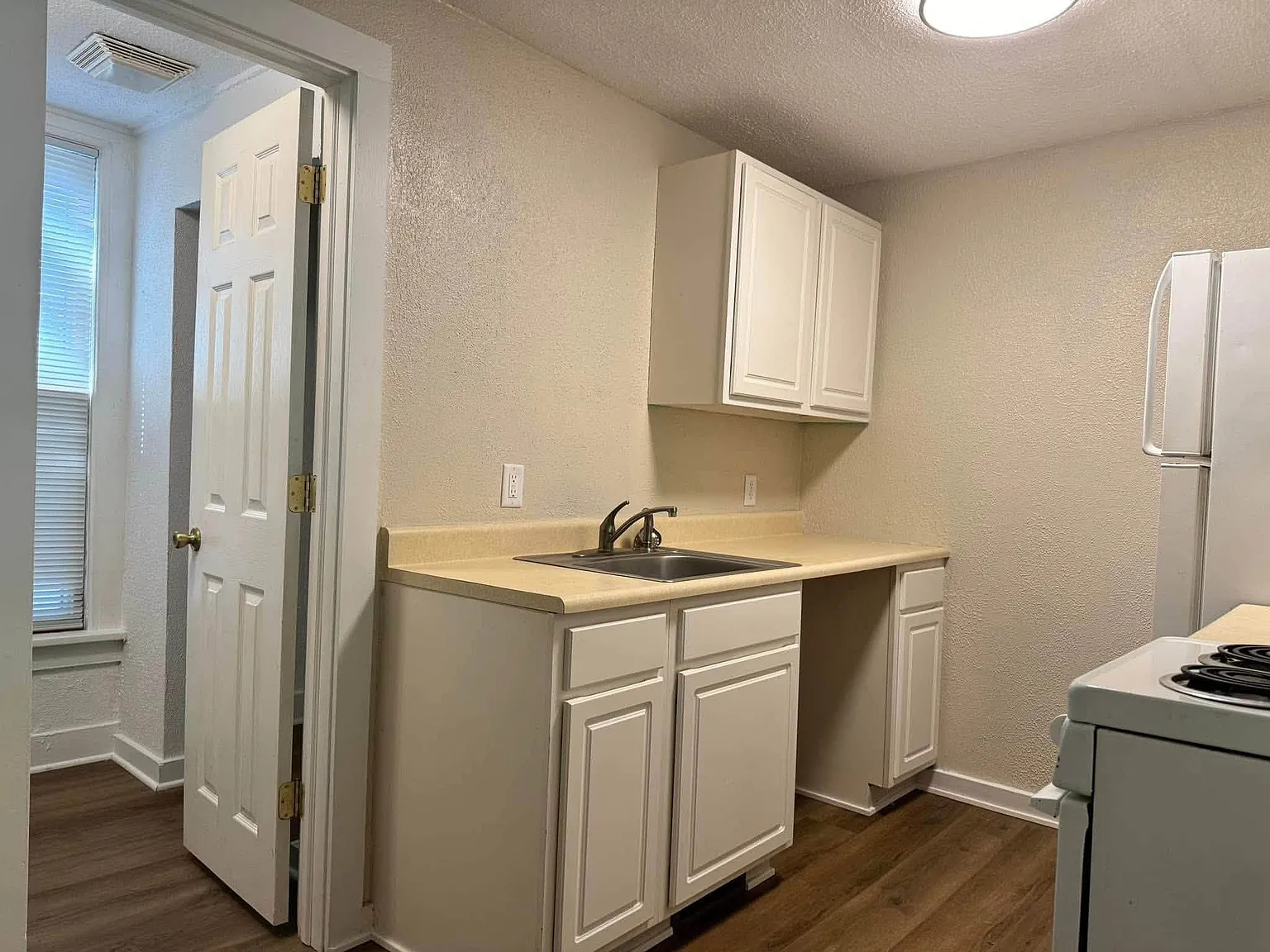 1 bed, 614 sqft, $900 — Photo 2