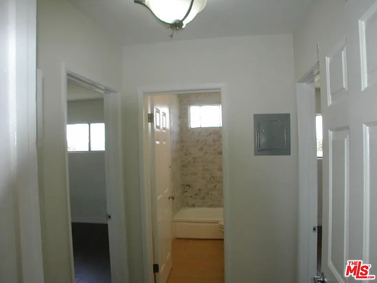 1326 S Ridgeley Dr #6 — Photo 20