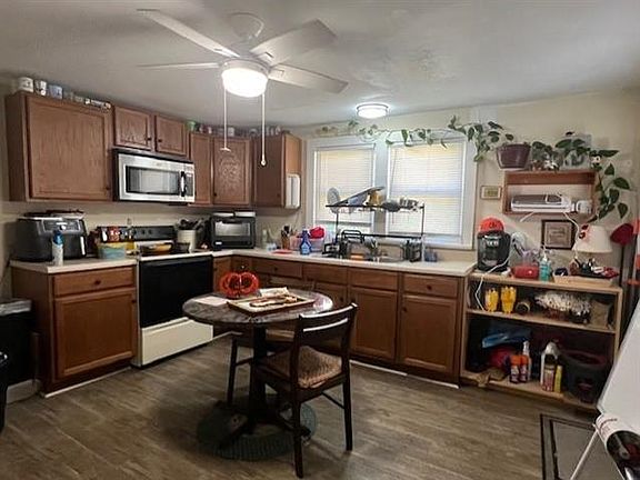 4th image of 803 Noblin St