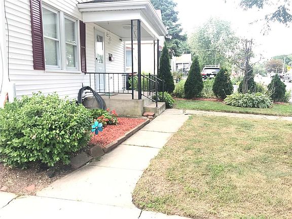 3rd image of 1528 Smithfield Ave