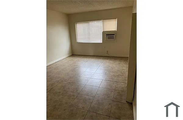 Building Photo - 2871 Park Ave #M