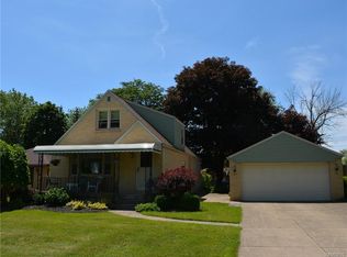 196 Waltercrest Ter, West Seneca, NY 14224