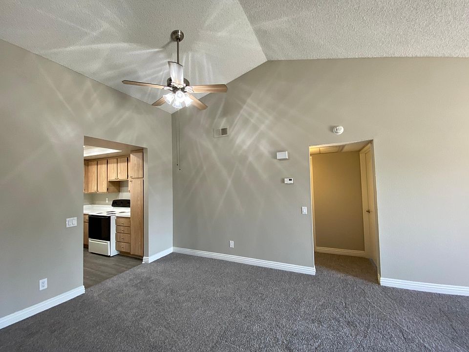 2 Bed Living Room