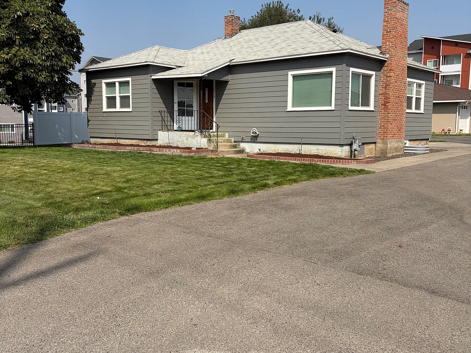 3 bed, 2000 sqft, $1,600 — Photo 1