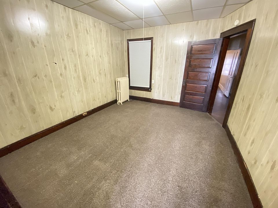 1st image of 218 S Main St APT 3