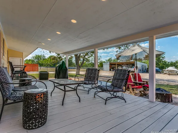 9655 green valley, Marion, TX 78124