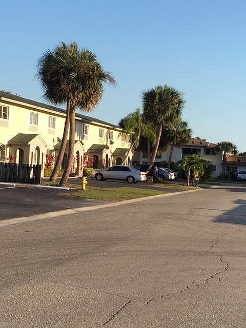 1st image of 6635 Warwick Cir APT 4