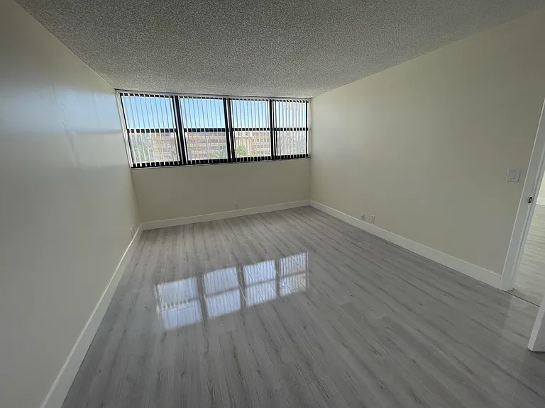 336 Golfview Rd #309 — Photo 16