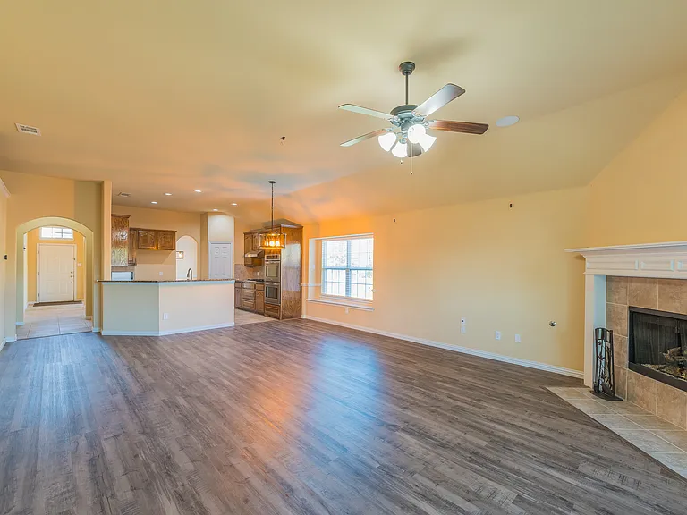 918 Witherby Ln — Photo 14