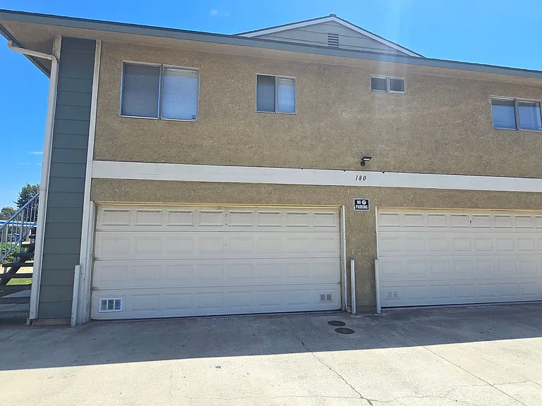 180 S Laurel Ave — Photo 17