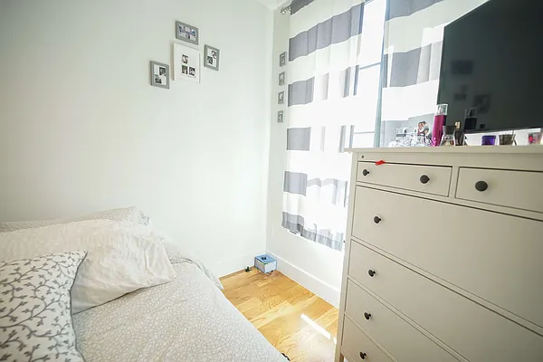 Rented by Manhattan Management LLC | media 72