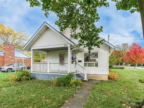 205 Saint Vincent St S, Stratford, ON N5A 2X2