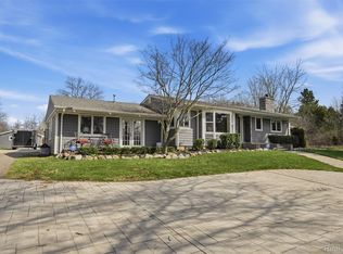 26300 Johns Rd, South Lyon, MI 48178