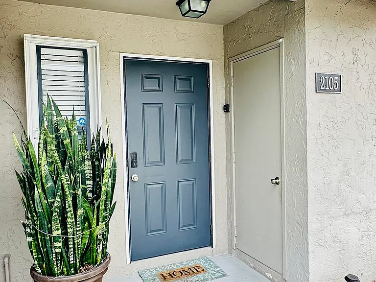 2105 Wharf Ln — Photo 3
