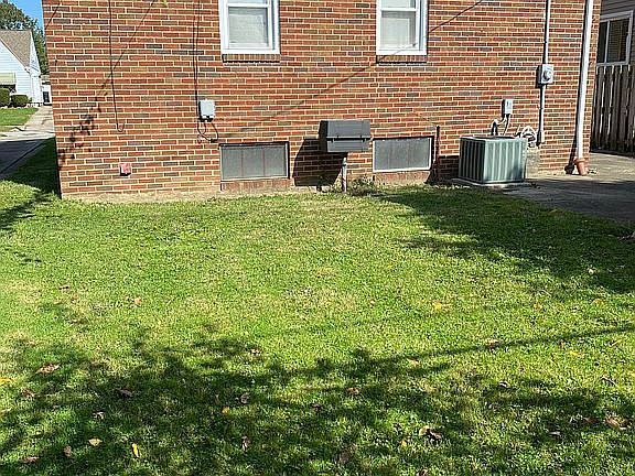 4th image of 2321 Fairdale Ave
