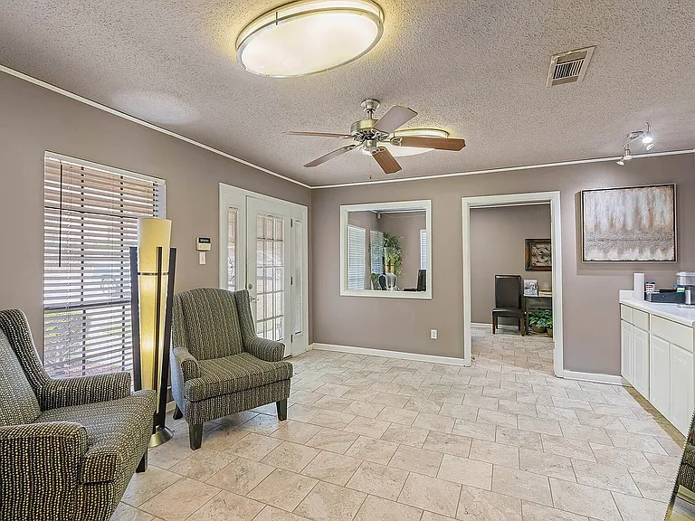 Leasing Office