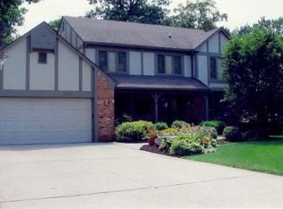 431 Tanglewood Dr, Rochester Hills, MI 48309