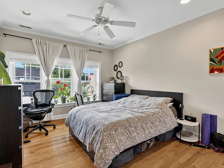 Hinman Court Condos — Photo 41