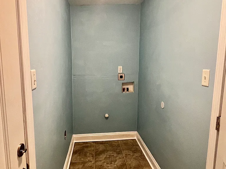 2483 Verbena St — Photo 3