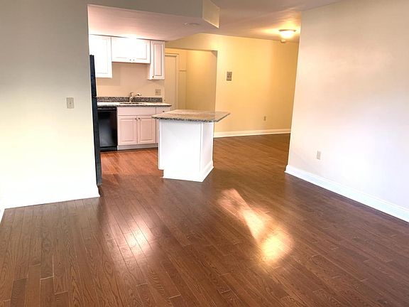 2nd image of 267 Linwood Ave
