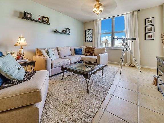 3rd image of 511 SE 5th Ave APT 2222