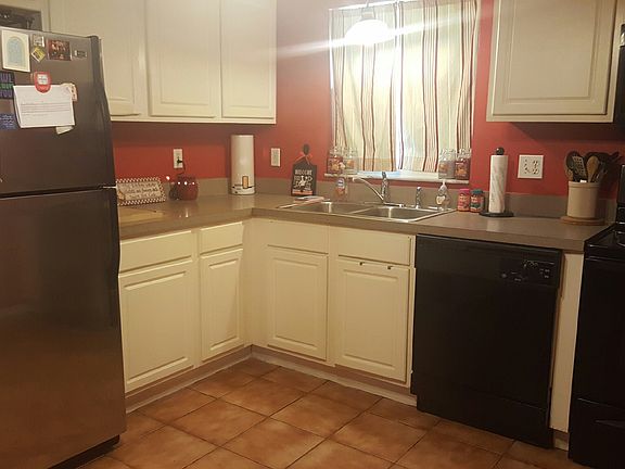 3rd image of 849 Arbor Hill Cir
