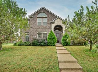 8 Danbury Dr, DESOTO, TX 75115