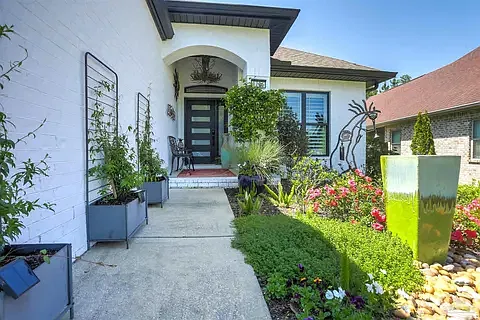 8725 Rush Ln