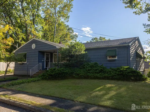 20 Camden St, Parlin, NJ 08859