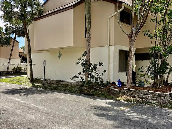 3rd image of 8208 NW 9th Ct #1
