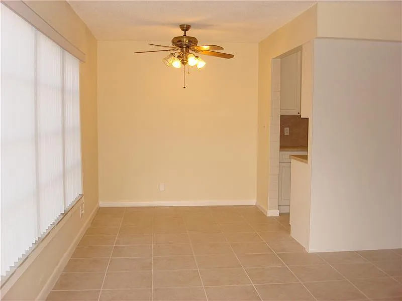 2 bed, 1.5 bath, 900 sqft, $1,950 — Photo 4