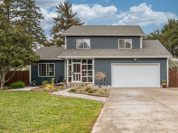1057 4th St SE, Bandon, OR 97411