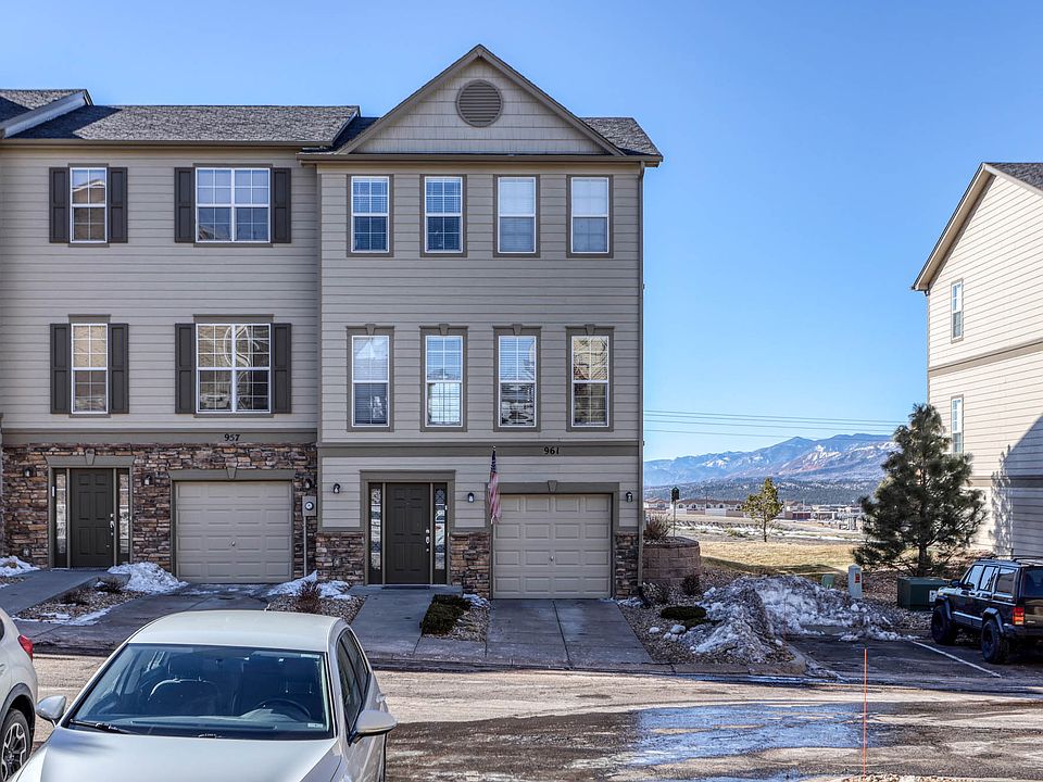 Front of Townhome (End Unit)