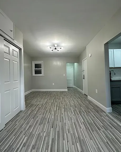 54 Grove St #3R — Photo 8