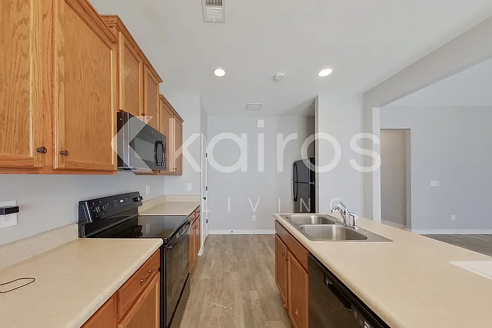 8005 Shadesbrook Dr — Photo 9