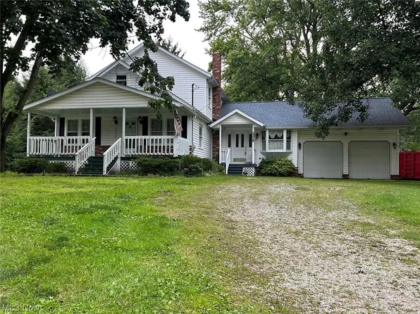 1326 Greensburg Rd, Uniontown, OH 44685