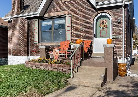 2nd image of 4065 Quincy St
