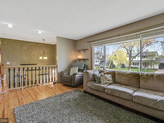 4th image of 11701 Selkirk Ave