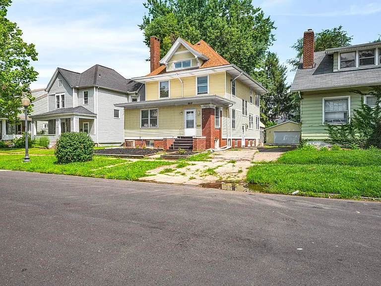 1617 W Barker Ave — Photo 3