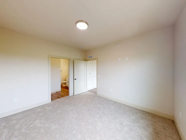 5631-5735 E Revere Dr — Photo 38