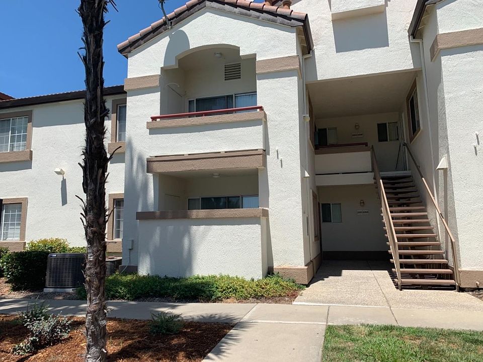 2nd image of 8020 Walerga Rd Unit 1093