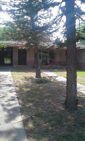 1st image of 418 N 11th St