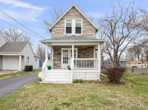 2037 30th St, Rock Island, IL 61201
