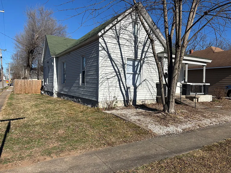 941 W Harrison St — Photo 3