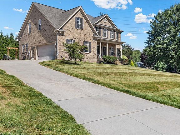 3rd image of 4003 Smith Ridge Ct