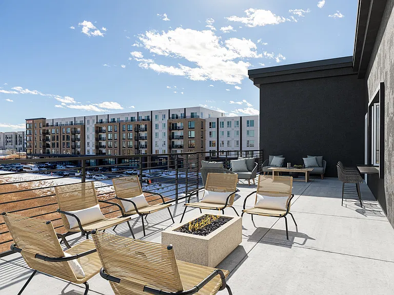 Hensley at the District. — Photo 14