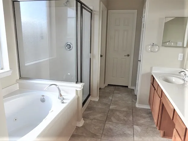2518 Windy Vale Trl — Photo 7
