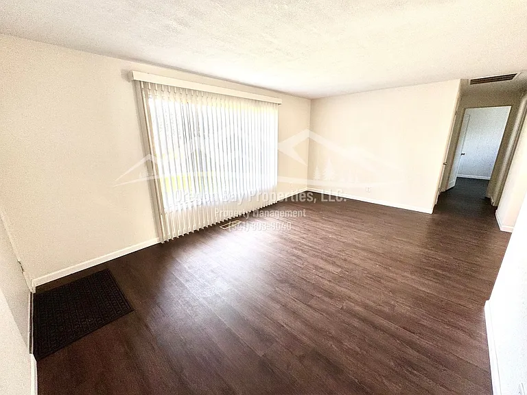 270 S Morrison St — Photo 5