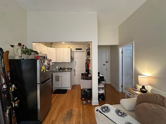 5th image of 544 Columbus Ave APT 5