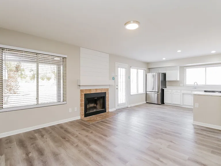5330 E Fairfield St — Photo 9